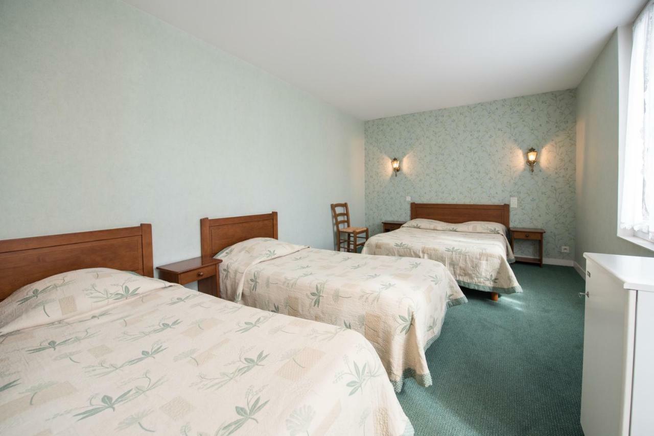 Les Ambassadeurs Logis Hotels Et Restaurant Суяк Екстериор снимка